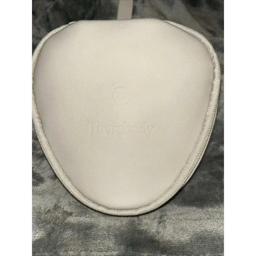 2025 United Therabody Polaris Business Class Amenity Kit Ivory Open‎ box